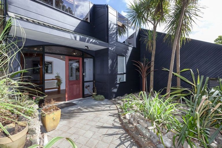 Photo of property in 20 Tiromoana Road, Raumati South, Paraparaumu, 5032