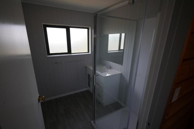 Photo of property in 2/82 Opaheke Road, Opaheke, Papakura, 2113