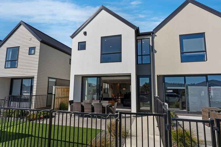 Photo of property in 5/6 Skibbereen Drive, Halswell, Christchurch, 8025