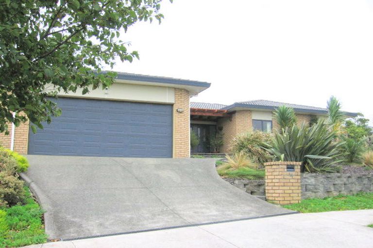 Photo of property in 16 Te Wharau Drive, Greenhithe, Auckland, 0632