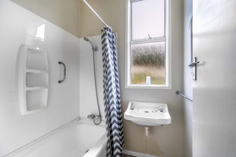 Photo of property in 16a-b Johnston Street, Gore, 9710