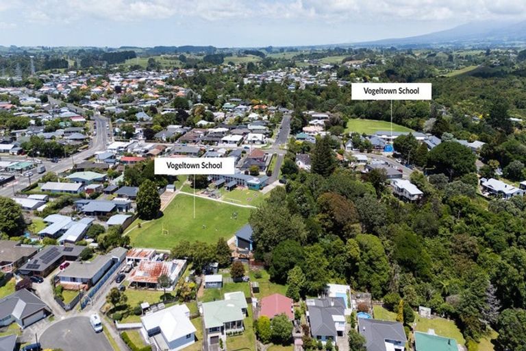 Photo of property in 232d Carrington Street, Vogeltown, New Plymouth, 4310