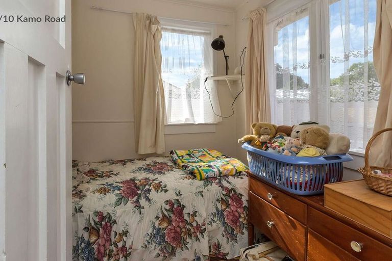 Photo of property in 10 Kamo Road, Regent, Whangarei, 0112