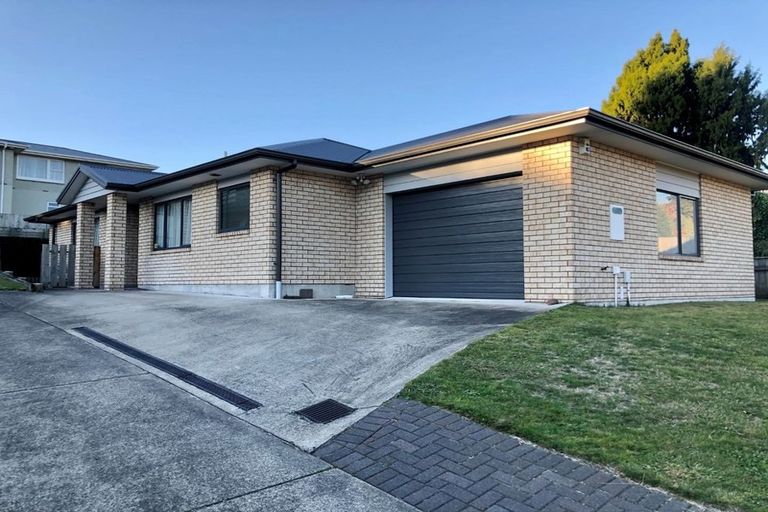 Photo of property in 98a Kawaha Point Road, Kawaha Point, Rotorua, 3010