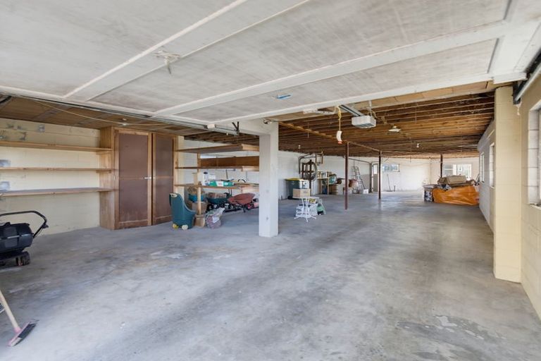 Photo of property in 5 Conifer Lane, Mangere Bridge, Auckland, 2022