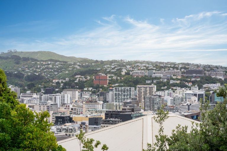 Photo of property in 2 Shannon Street, Mount Victoria, Wellington, 6011