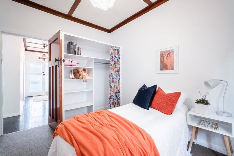 Photo of property in 40 Derwent Street, Island Bay, Wellington, 6023