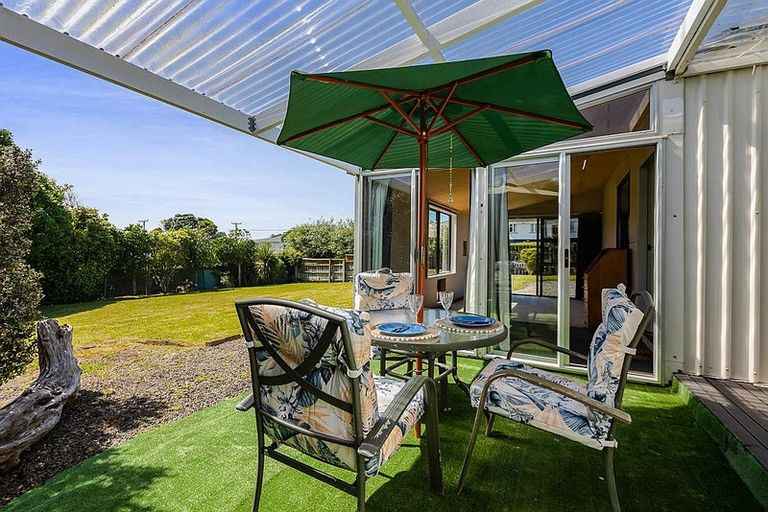 Photo of property in 26 Leicester Street, Patea, 4520