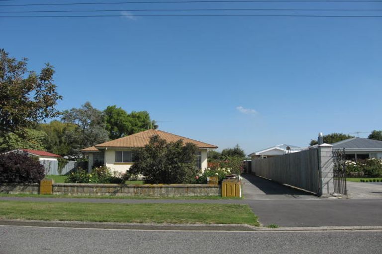 Photo of property in 37 Leeston And Lake Road, Leeston, 7632