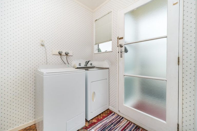 Photo of property in 43 Acacia Street, Kelvin Grove, Palmerston North, 4414