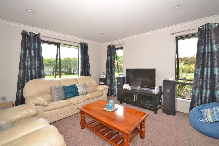 Photo of property in 10 Kotare Heights, Kerikeri, 0230