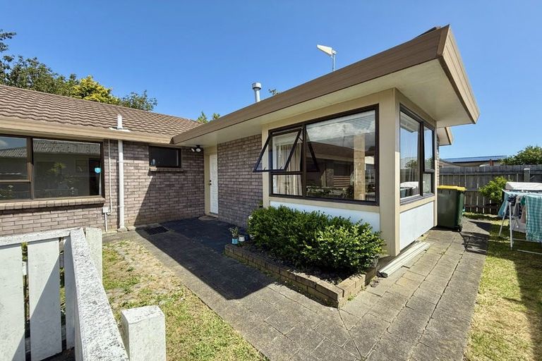 Photo of property in 2/954 High Street, Avalon, Lower Hutt, 5011