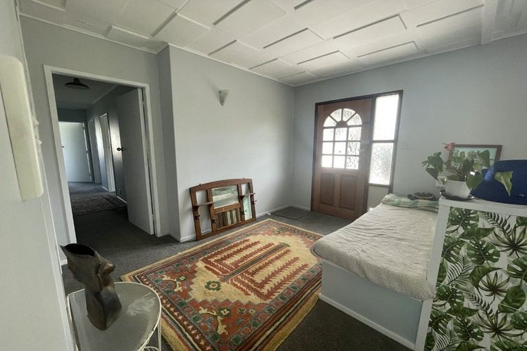 Photo of property in 15 Kauri Street, Inglewood, 4330