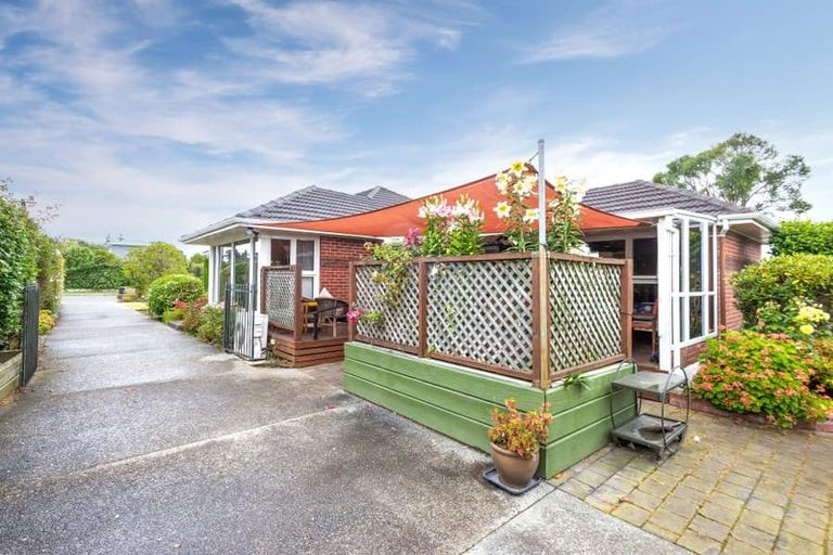 Photo of property in 15 Manuka Street, Mairehau, Christchurch, 8013