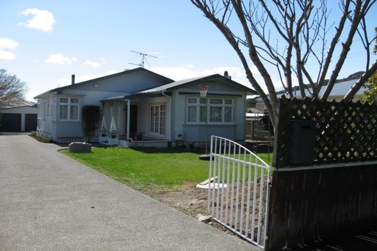 Photo of property in 25 Saint Ronans Avenue, Waterloo, Lower Hutt, 5011