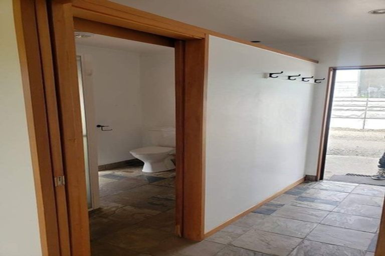 Photo of property in 60 Hanham Road, Kumeu, 0891