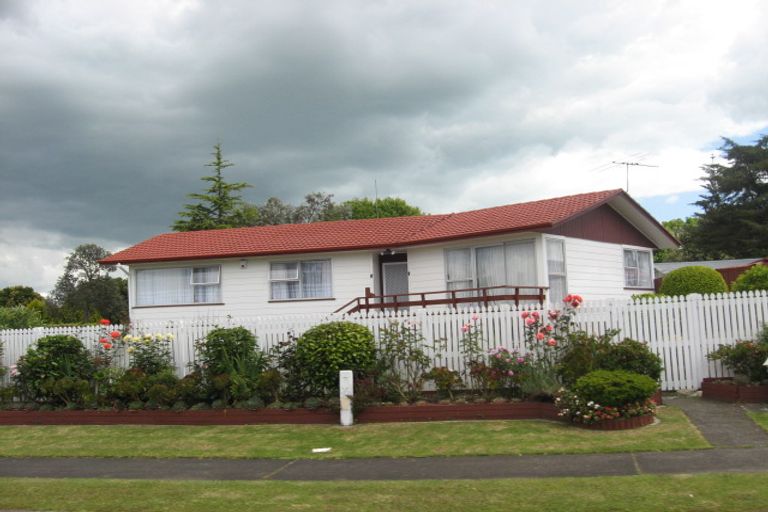 Photo of property in 2 Arnwood Street, Manurewa, Auckland, 2102