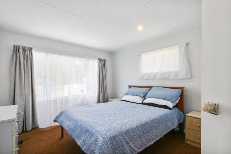 Photo of property in 33 Westminster Road, Wainuiomata, Lower Hutt, 5014