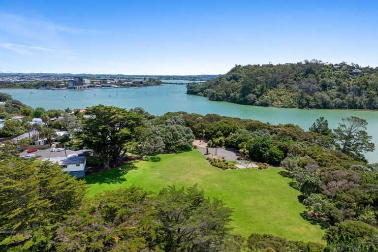 Photo of property in 33a Rambler Crescent, Beach Haven, Auckland, 0626