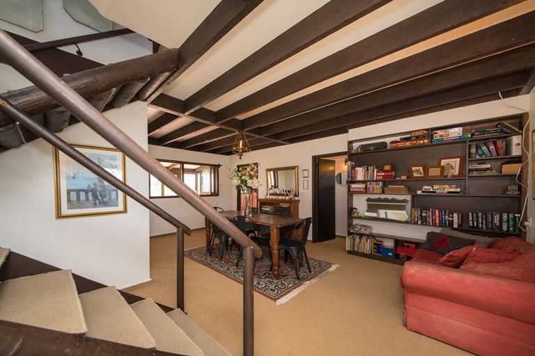 Photo of property in 5 Mcdonald Place, Marton, 4710