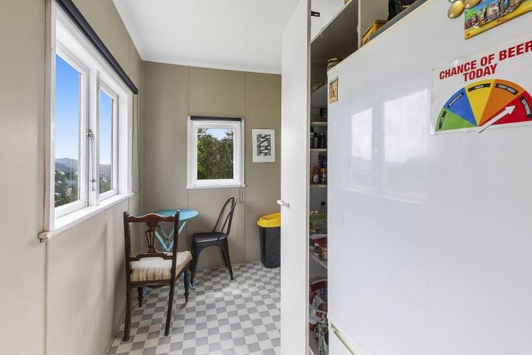 Photo of property in 30 Apuka Street, Brooklyn, Wellington, 6021