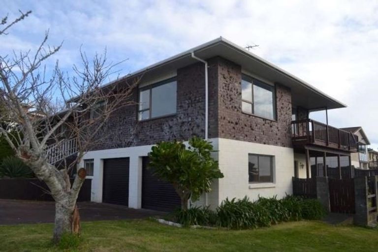 Photo of property in 16 Tiverton Crescent, Whalers Gate, New Plymouth, 4310