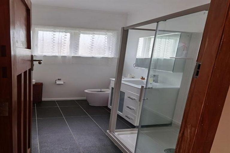 Photo of property in 104 Parkvale Road, Karori, Wellington, 6012