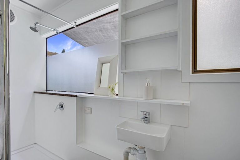 Photo of property in 42 Seaview Road, Paihia, 0200