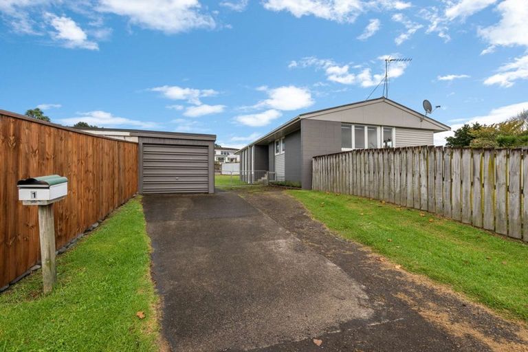 Photo of property in 1 Matai Street, Waiuku, 2123