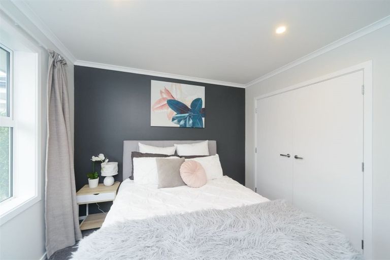 Photo of property in 132 Johnstone Drive, Fitzherbert, Palmerston North, 4410