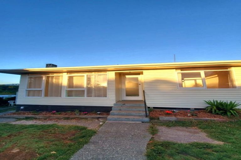 Photo of property in 15 Whiteman Road, Kawakawa, 0210