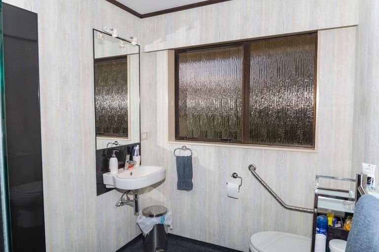 Photo of property in 10 Smith Street, Dannevirke, 4930