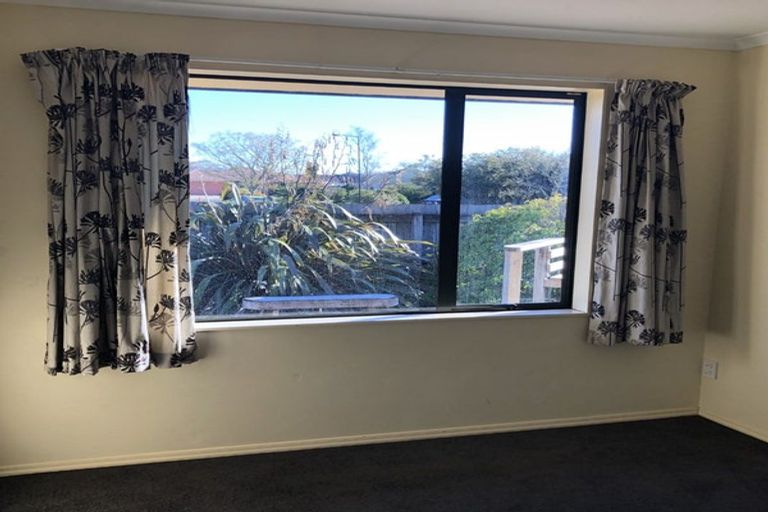 Photo of property in 10 Longfields Road, Brightwater, 7022