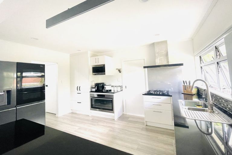 Photo of property in 5 Freshney Place, Hillpark, Auckland, 2102