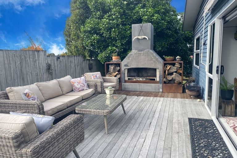 Photo of property in 8a Cameron Road, Te Puke, 3119