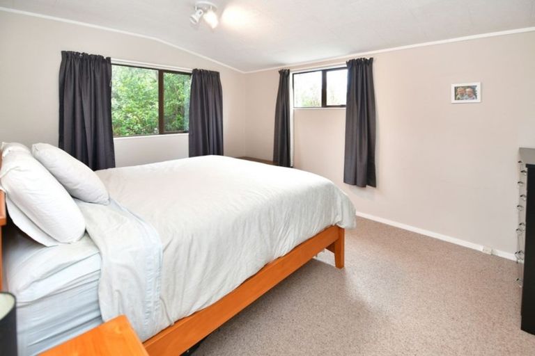 Photo of property in 4 Shadon Place, Stanmore Bay, Whangaparaoa, 0932