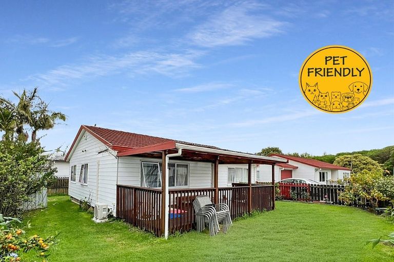 Photo of property in 1/11 Kirklow Place, Goodwood Heights, Auckland, 2105