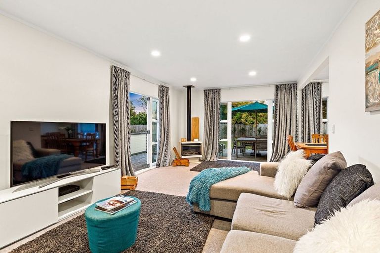 Photo of property in 9 Chorley Avenue, Massey, Auckland, 0614