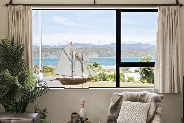 Photo of property in 188 Breaker Bay Road, Breaker Bay, Wellington, 6022