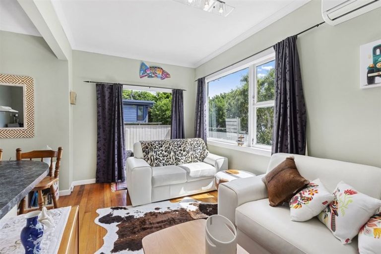 Photo of property in 5 Mako View, Titahi Bay, Porirua, 5022