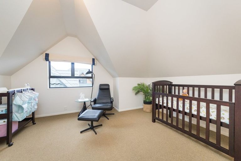 Photo of property in 15 Phoenix Avenue, Hokowhitu, Palmerston North, 4410