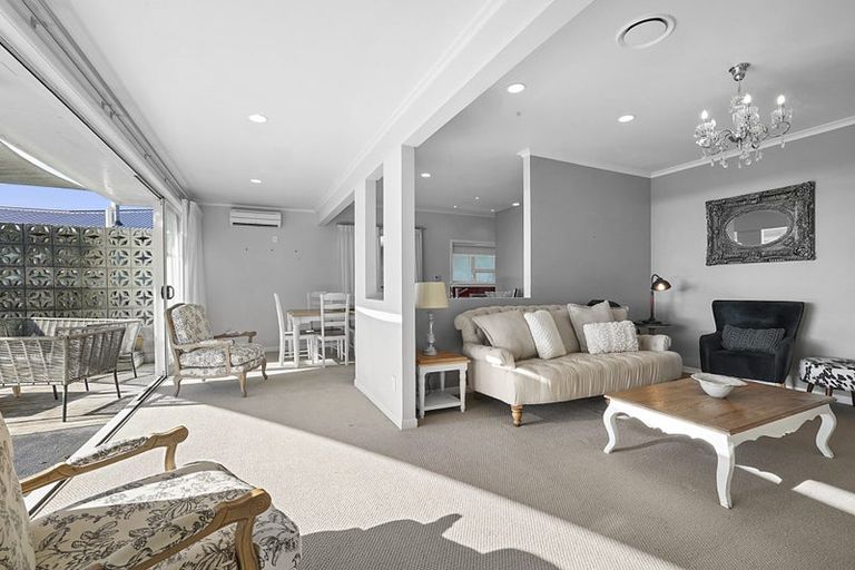 Photo of property in 27 List Street, Welbourn, New Plymouth, 4310