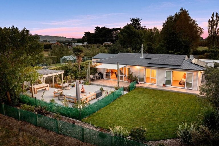 Photo of property in 74 Woodside Road, Woodside, Outram, 9073