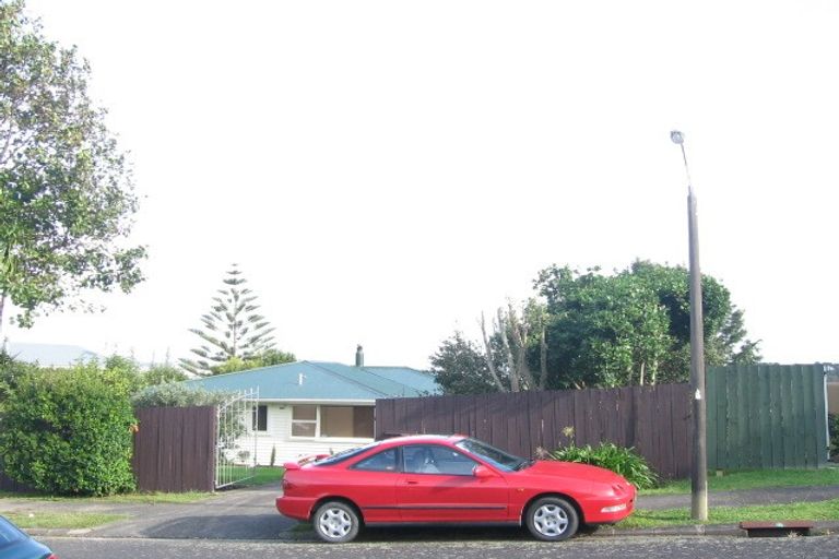Photo of property in 20 Ellesmere Crescent, Pakuranga Heights, Auckland, 2010