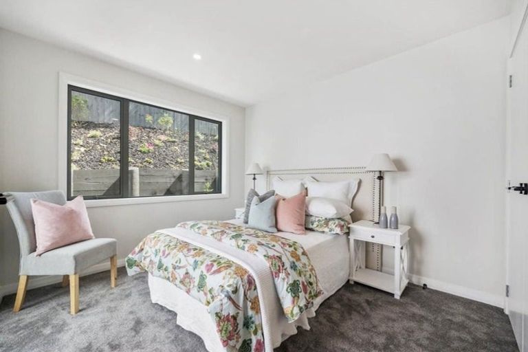 Photo of property in 60 Kewa Road, Albany Heights, Auckland, 0632