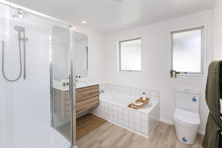 Photo of property in 2/21a Quinns Road, Shirley, Christchurch, 8013