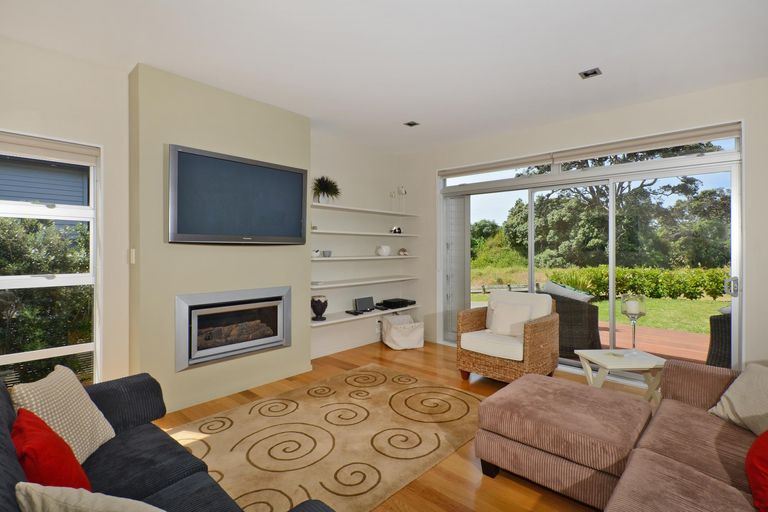 Photo of property in 36 Galbraith Street, Matapouri, Whangarei, 0173