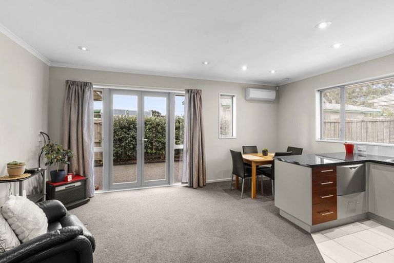 Photo of property in 2/194 Waimairi Road, Ilam, Christchurch, 8041