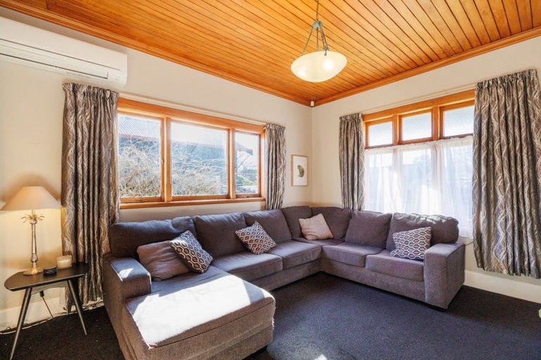 Photo of property in 32 Colombo Street, Hokowhitu, Palmerston North, 4410