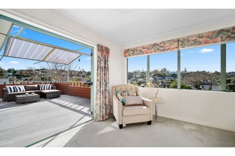 Photo of property in 42 Stapleford Crescent, Browns Bay, Auckland, 0630